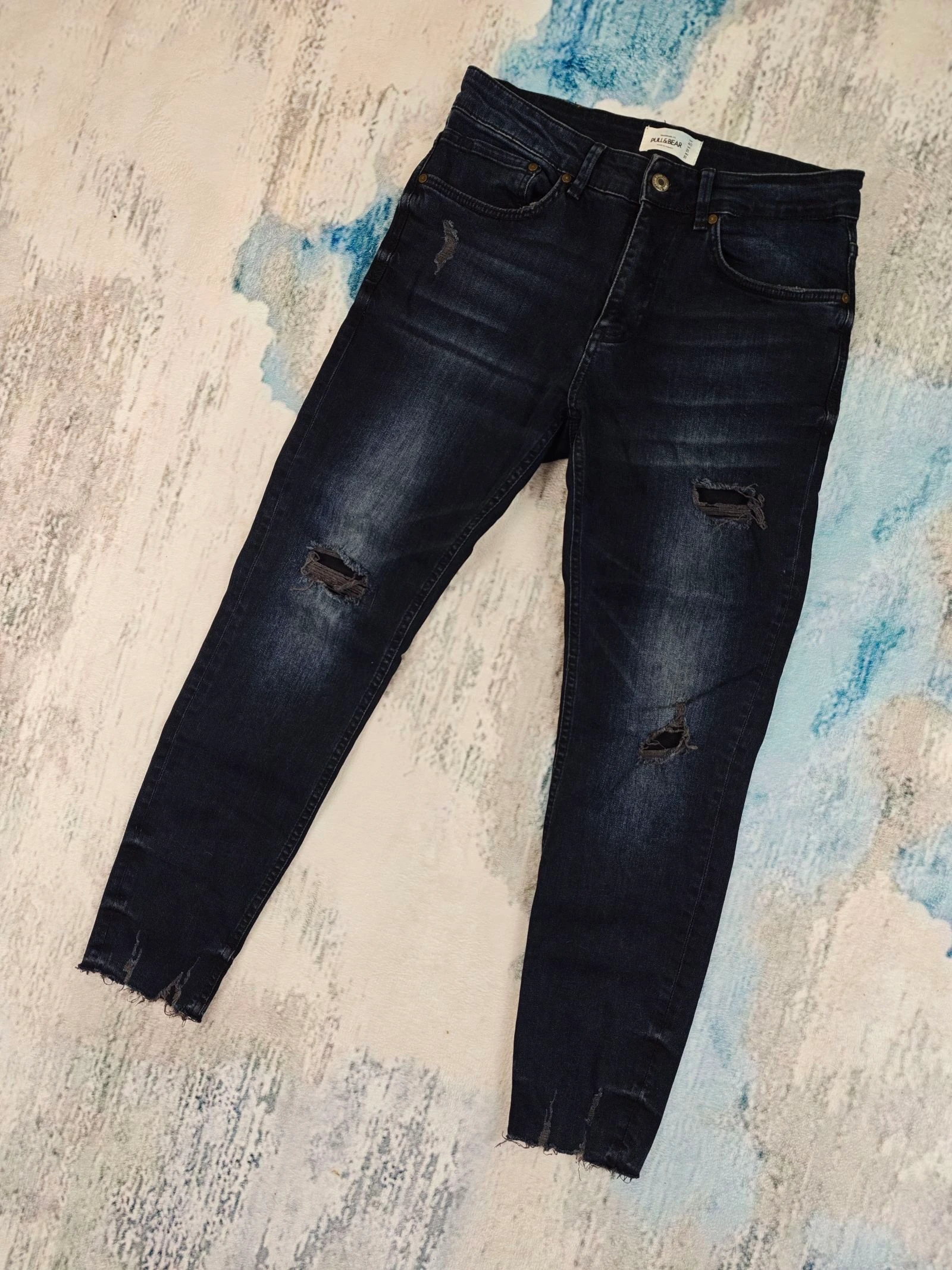 Pull&Bear Calças Skinny Ripped para Homem com Bainha Bruta e Estilo Y2K Streetwear Azul Escuro Tamanho 40 – photo 6